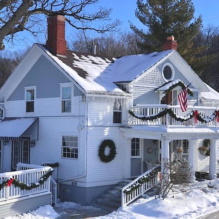The French Country Inn レイク・ジェニーバ エクステリア 写真