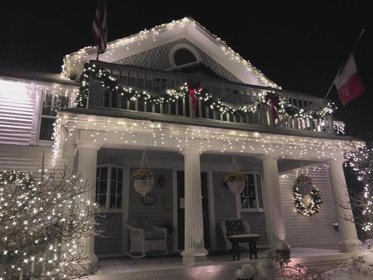 The French Country Inn レイク・ジェニーバ エクステリア 写真